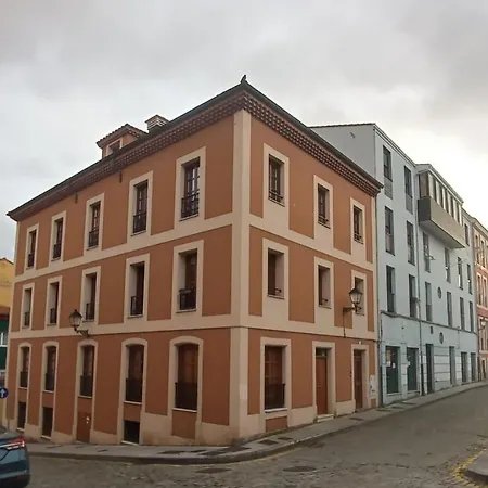 Les Casetes De San Lorenzo * Хихон