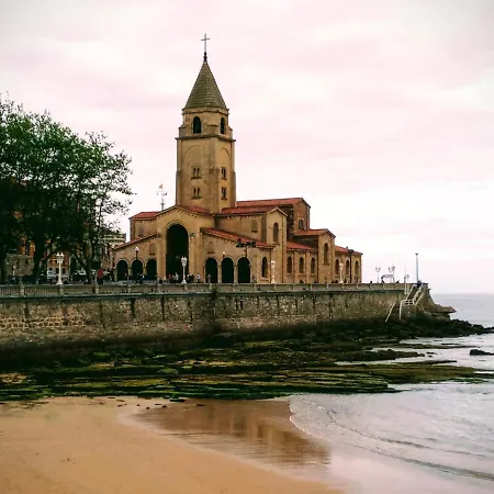 Les Casetes De San Lorenzo